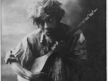 Bedros Mağakyan in Aleksandr Şirvanzade’s play Çar Voki [Evil Spirit] as ‘Kij [Mad] Taniel’ (1920)